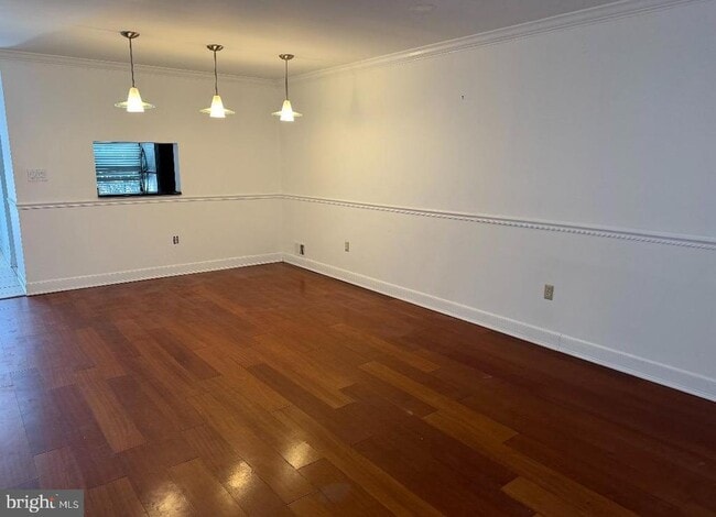 Building Photo - 5 Stout Ct