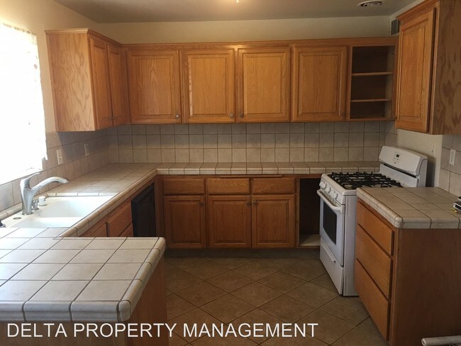 Foto del edificio - 3 br, 1 bath House - 222 8th Street