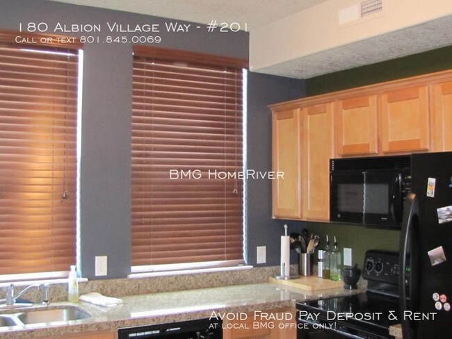 Foto del edificio - 180 Albion Village Way