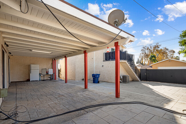 Building Photo - 23040 Saticoy St