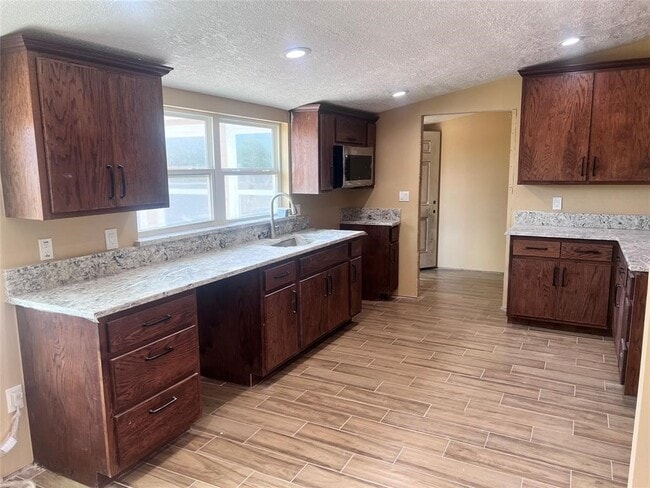 Building Photo - 9115 Puritan Way