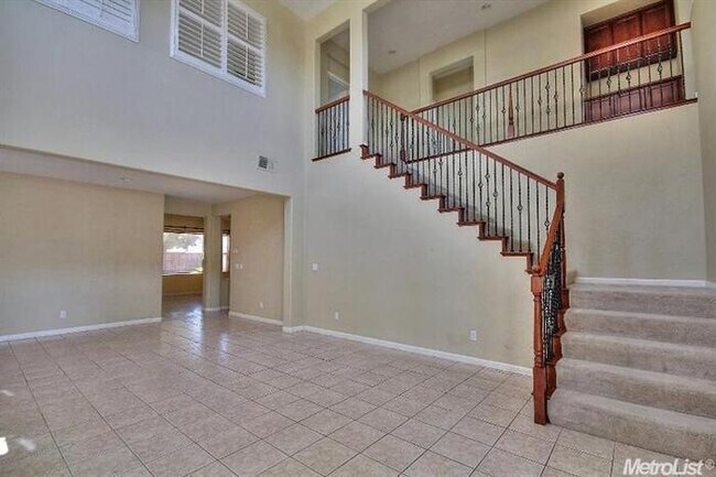 Foto del edificio - 423 Riley Ct, Tracy, CA, 95377