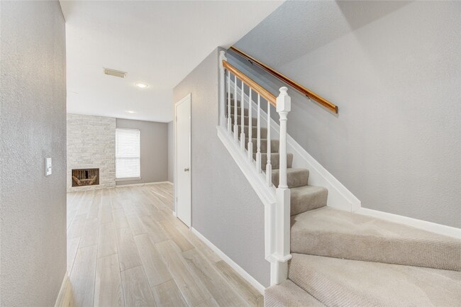 Foto del edificio - 2810 Grants Lake Blvd