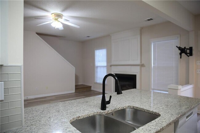Foto del edificio - 5454 Medlock Corners Dr