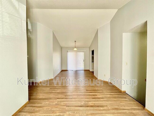 Foto del edificio - 64 S Cherry Hills