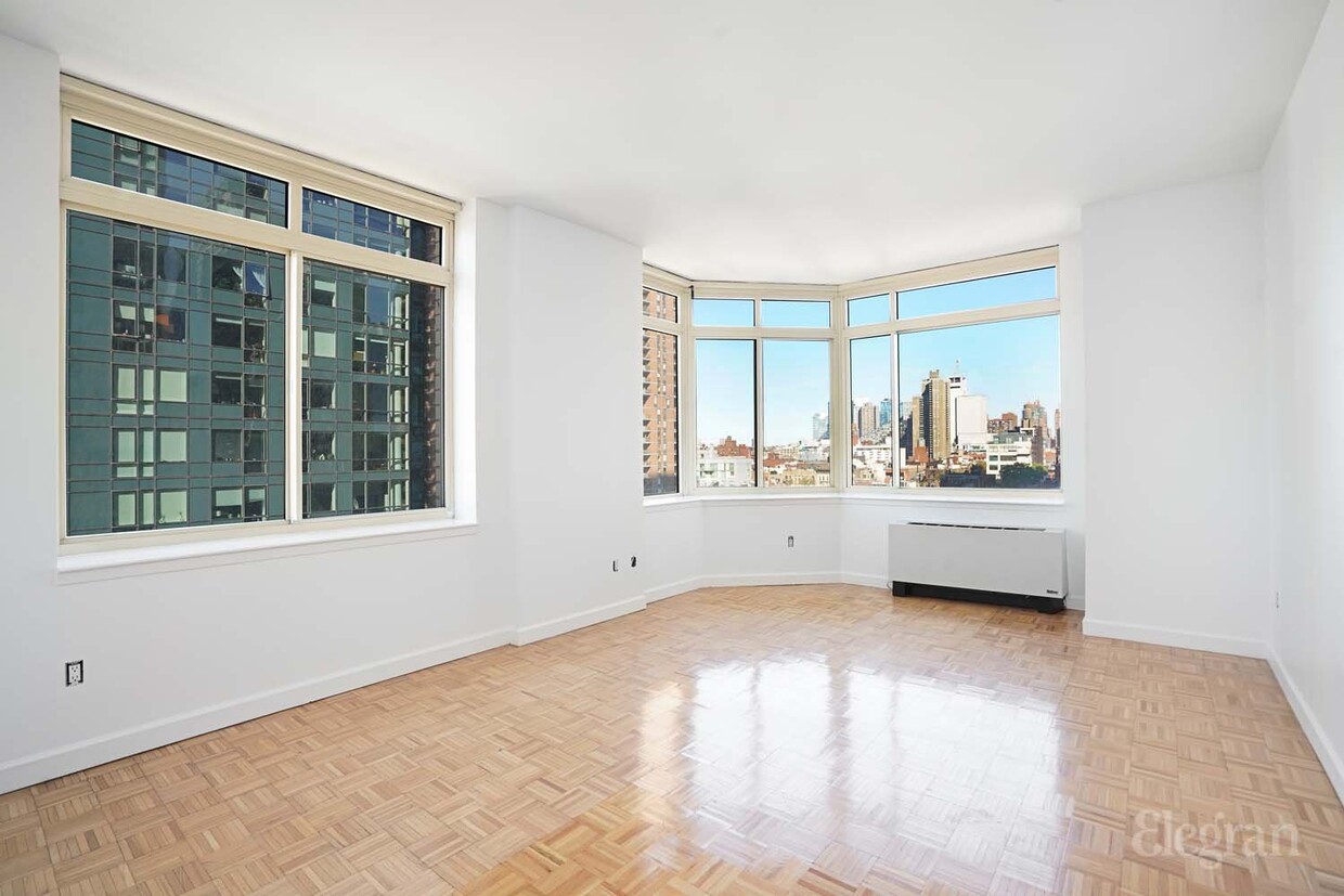 Foto principal - 420 W 42nd St