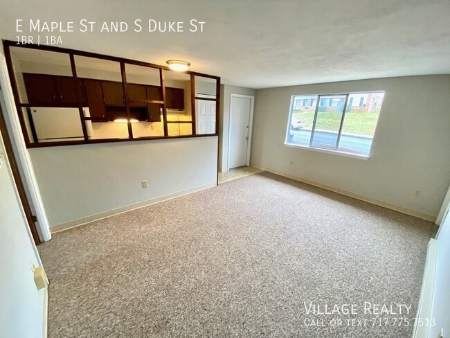 Building Photo - 509 E Maple St