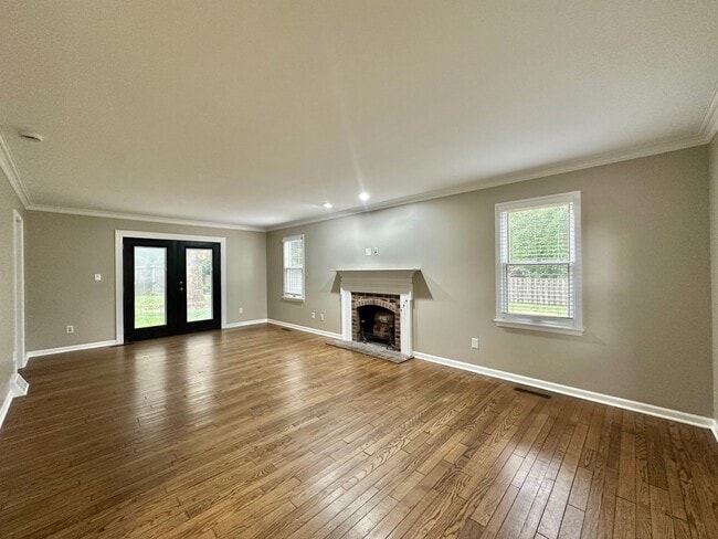 Building Photo - 4N355 Knoll Creek Dr