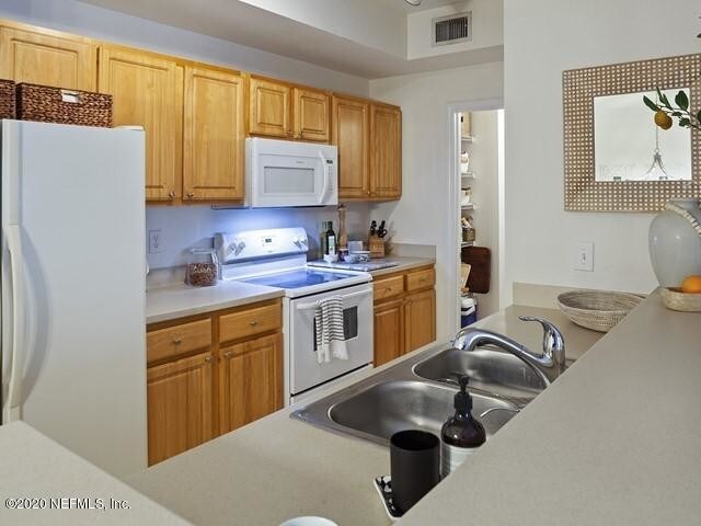 Foto del edificio - 10075 Gate Pkwy