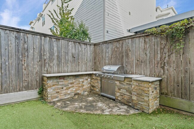 Foto del edificio - 1105 Fowler St