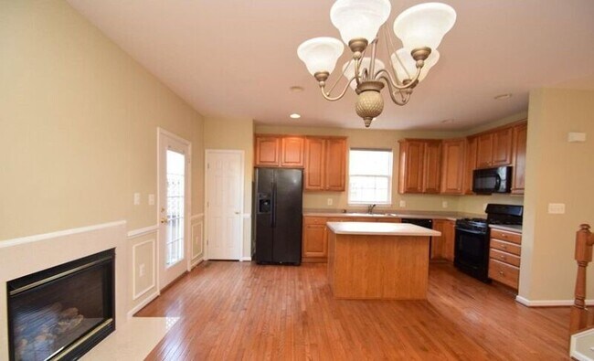 Building Photo - 1114 Farrish Pl