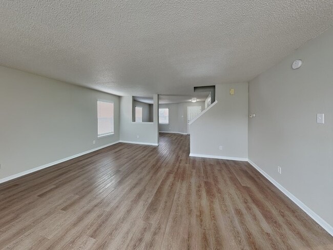 Building Photo - 9207 Wandflower Dr