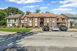 Building Photo - 148 Chelsea Cir