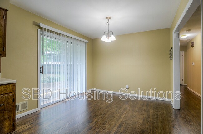 Foto del edificio - 8803 E 85 St