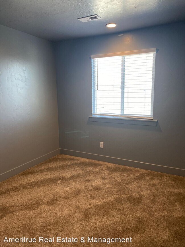 Building Photo - 3 br, 2.5 bath House - 181 E 610 S