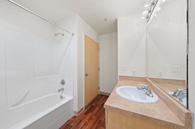 Foto del edificio - Heron Creek Apartments