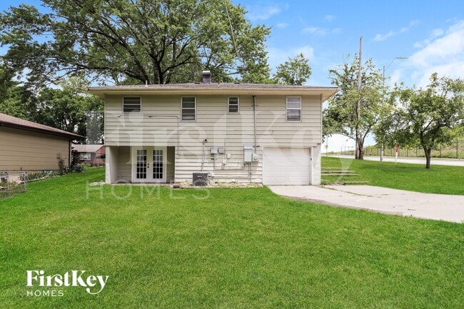 Building Photo - 4800 N Wallace Dr