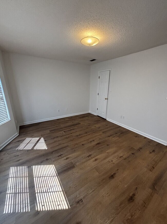 Foto del edificio - 2 Bed 2 Bath Pelham Available for immediat...