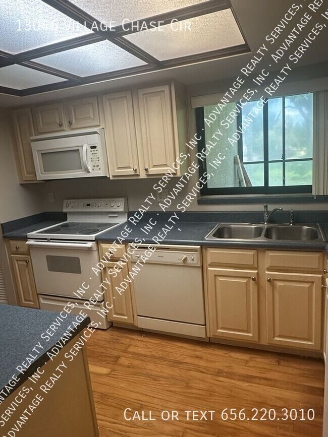 Building Photo - 13046 Village Chase Cir