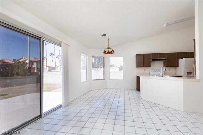 Foto del edificio - 121 Hanover Dr