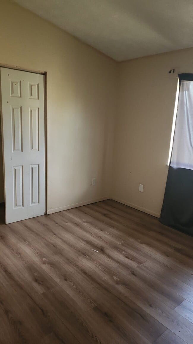 Building Photo - 1331-1333 Thurston St