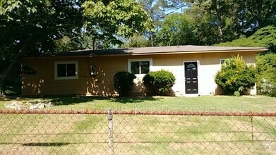 Building Photo - 224 Tucker Ave