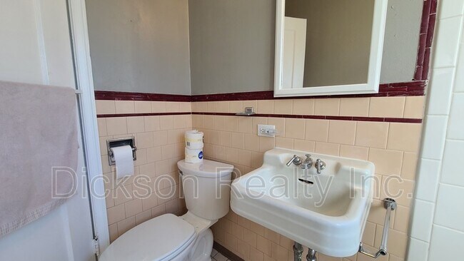 Building Photo - 1111 Prater Way