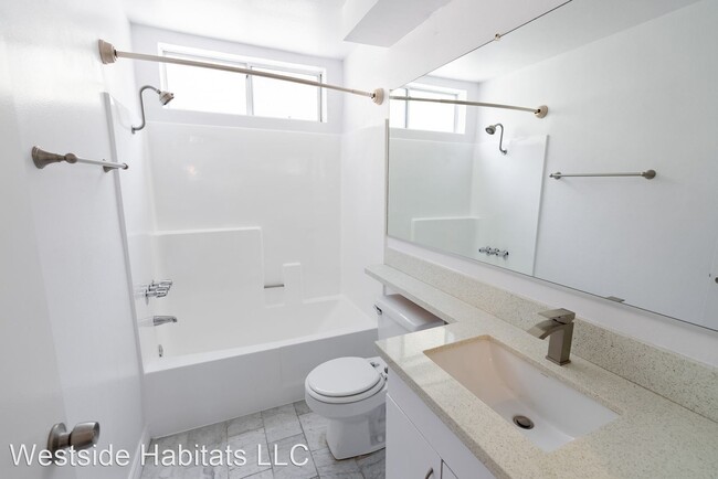 960 N. Alfred - fully renovated unit in Lo... - 4