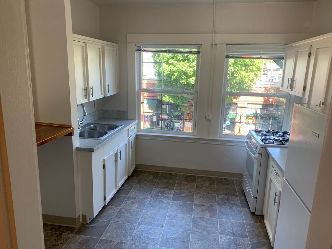 621 NW 23rd Ave Unit 202, Portland, OR 97210 621 NW 23rd Ave Portland, OR