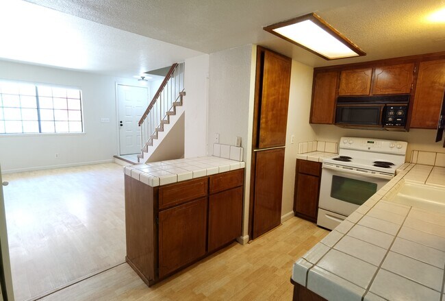 Cocina - 396 S 11th St