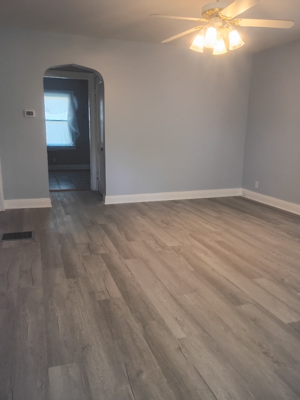 Building Photo - 3502 River Park Dr