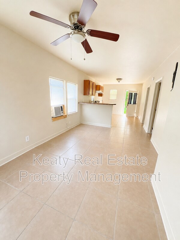 Foto del edificio - 801 S East St