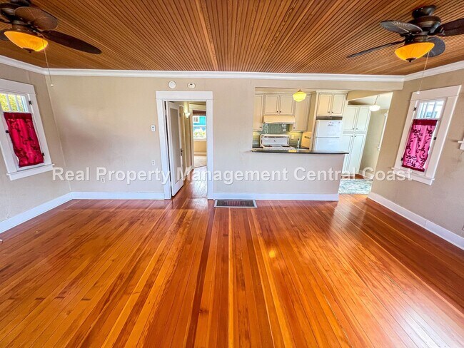 Building Photo - AVAILABLE SEPTEMBER - Beautiful Morro Bay ...