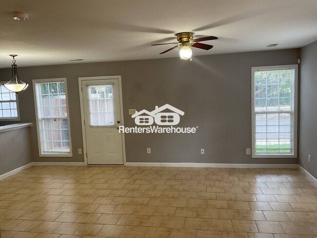 Building Photo - 9619 Littleleaf Dr