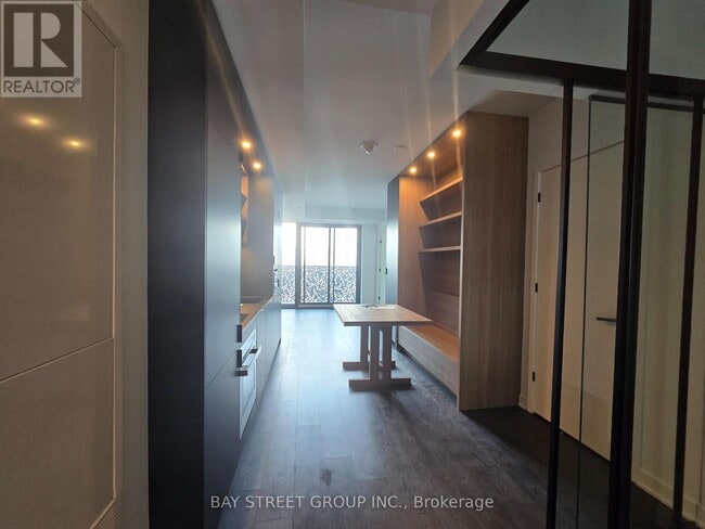 Building Photo - 55 Charles St E