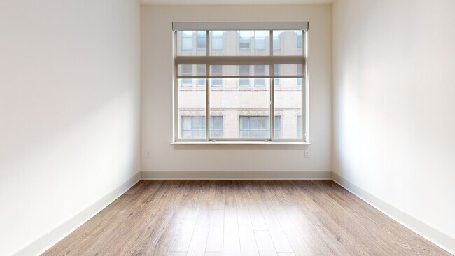 Interior Photo - 322 on North Broad