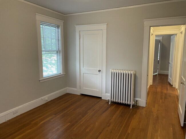 Building Photo - 123 Mount Vernon St
