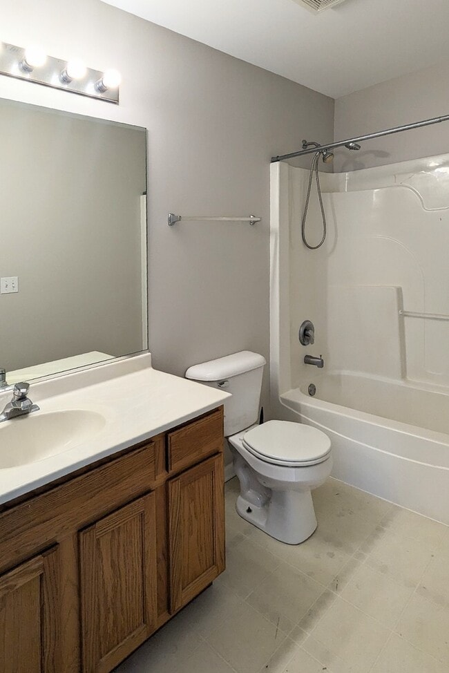 Building Photo - 2310 Shiloh Dr