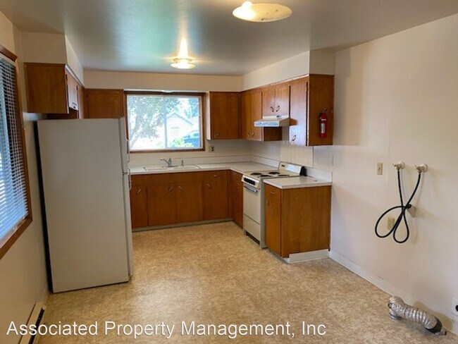 Building Photo - 2 br, 1 bath House - 2610 21st Ave.
