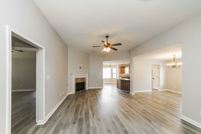 Foto del edificio - 7898 Ironwood Dr