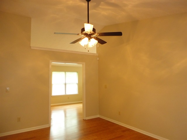 Building Photo - 4419 Sunshine Avenue
