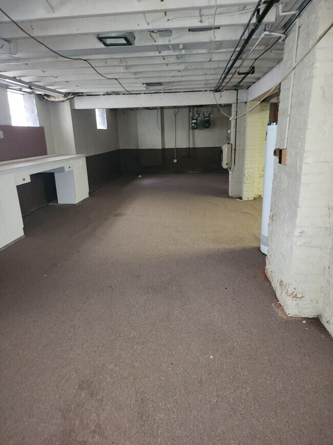 Building Photo - 128th,E.2680