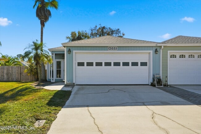 Foto del edificio - 4088 Laurelwood Dr