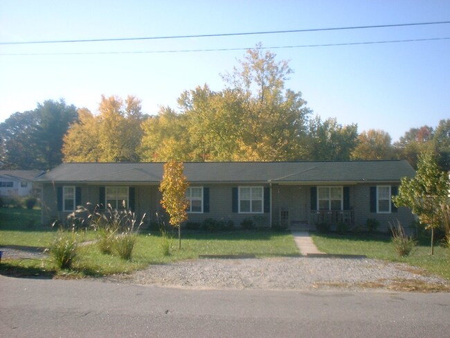 Building Photo - 612 Higate Rd