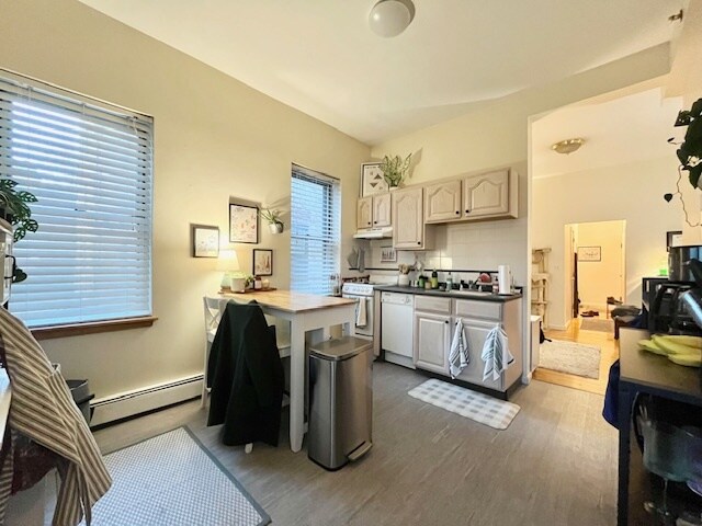 Foto del edificio - 206 Chestnut Hill Ave
