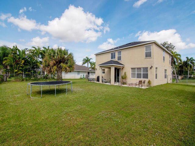Building Photo - 738 SW Dalton Cir