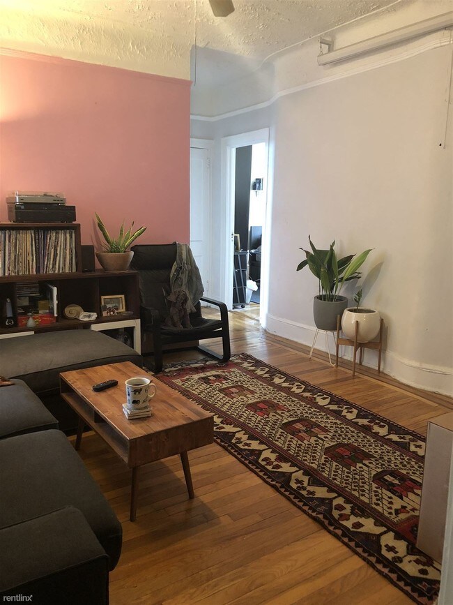 Foto del edificio - 5906 Linden St