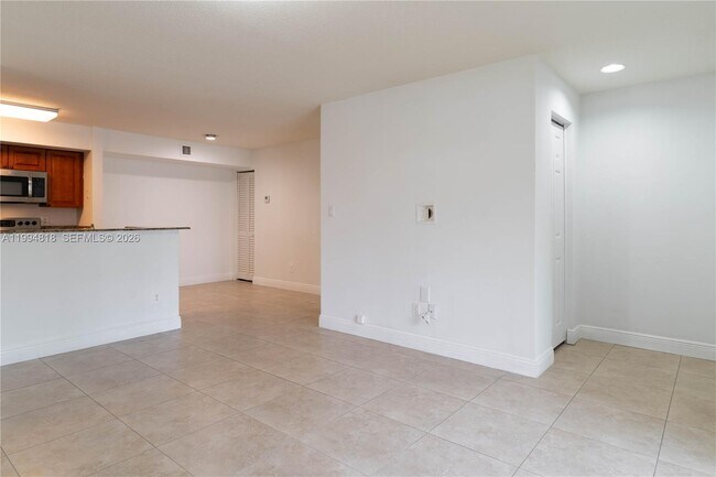 Foto del edificio - 875 Riverside Dr