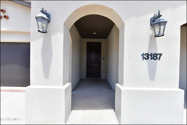 Foto del edificio - 13187 Borwick Rd