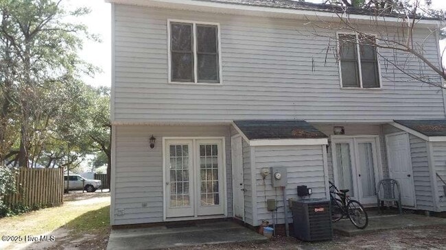 Foto del edificio - 3200 Crystal Oaks Ln